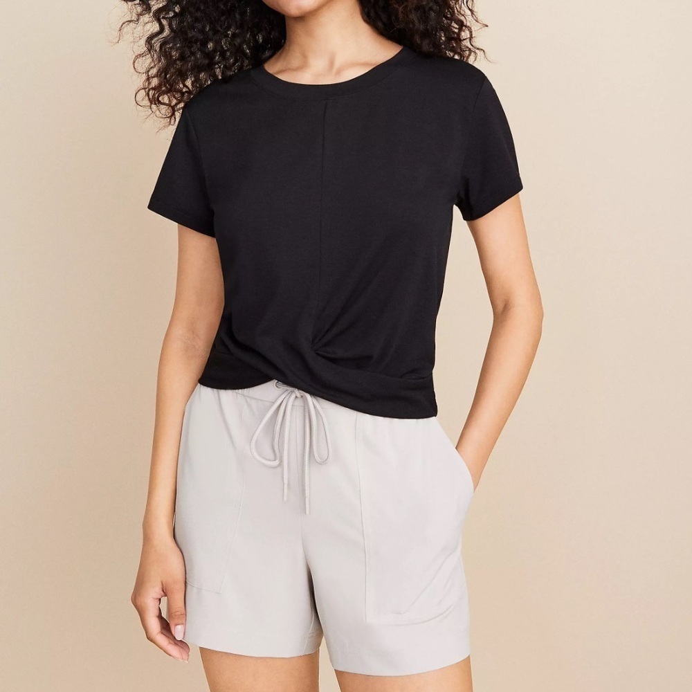 Metyou Women’s Black Asymmetrical Crop T-Shirt with Short Sleeves Size M